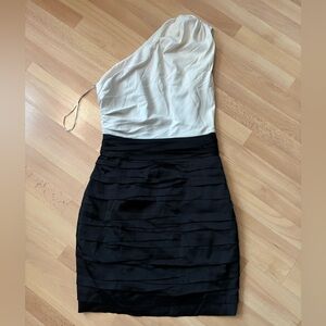 EXPRESS One Shoulder Color Cocktail Dress Block Size 0 Black Cream Sexy Mini